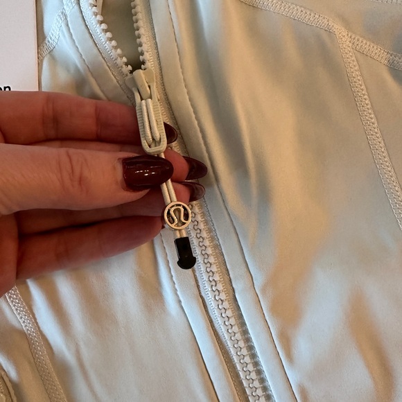Lululemon Cream Slim Fit Zip-Up Athletic Jacket – Size 2 – NWT - Picture 3 of 6